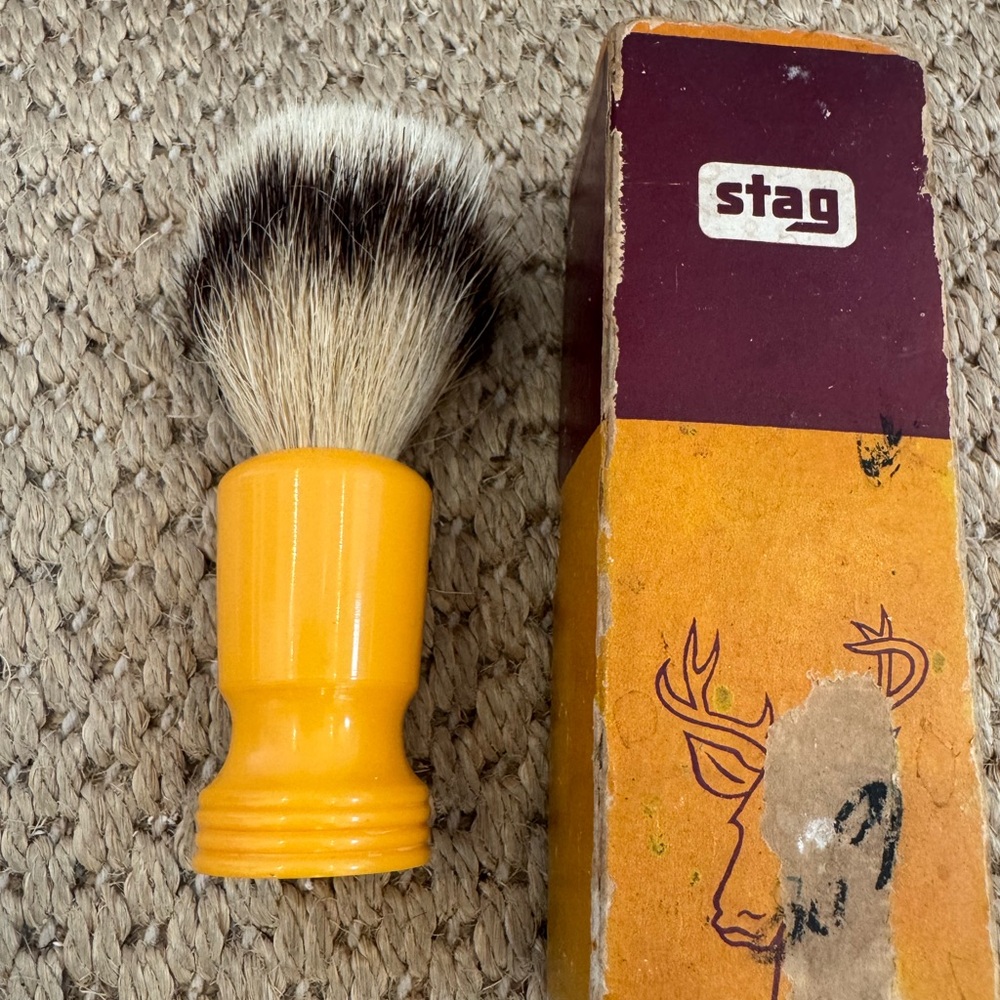 Vintage stag Yellow Shaving Brush. Excellent condition. Clean